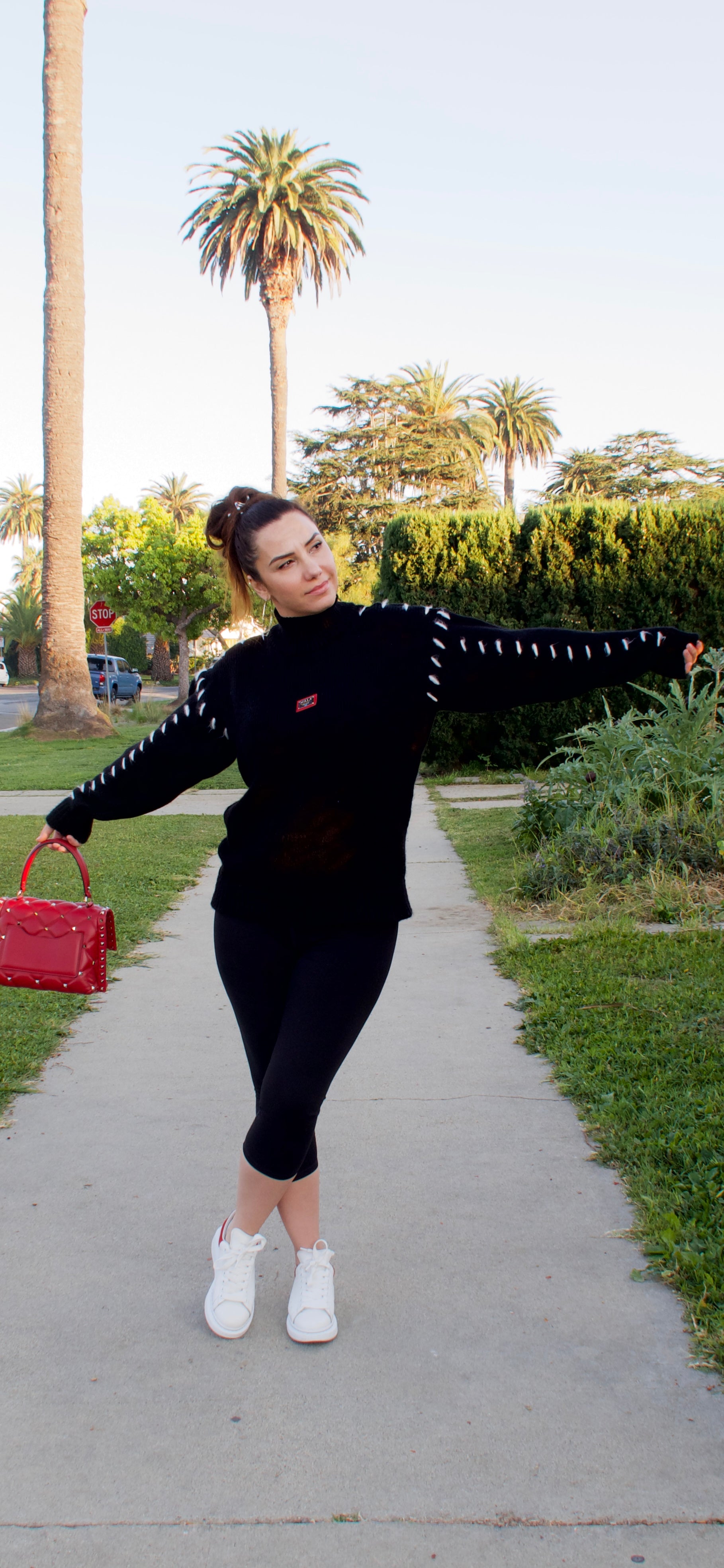 MiLLA ALEXANDRA Signature contrast stitch sweater in Black Soft Knitwear Statement