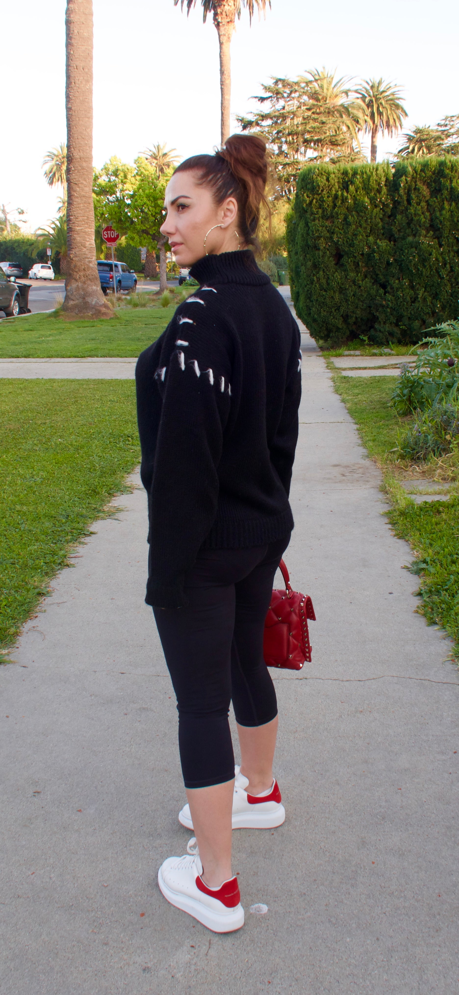 MiLLA ALEXANDRA Signature contrast stitch sweater in Black Soft Knitwear Statement