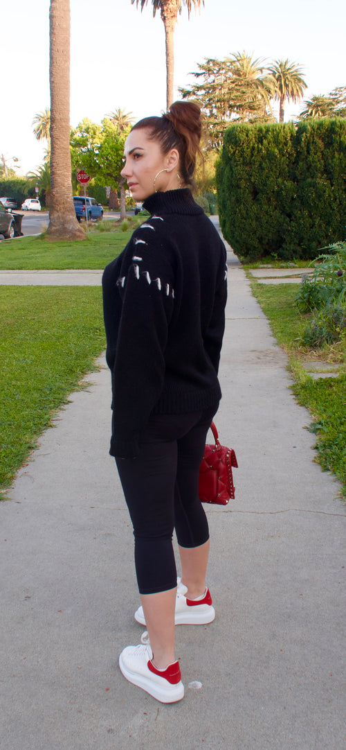 MiLLA ALEXANDRA Signature contrast stitch sweater in Black Soft Knitwear Statement
