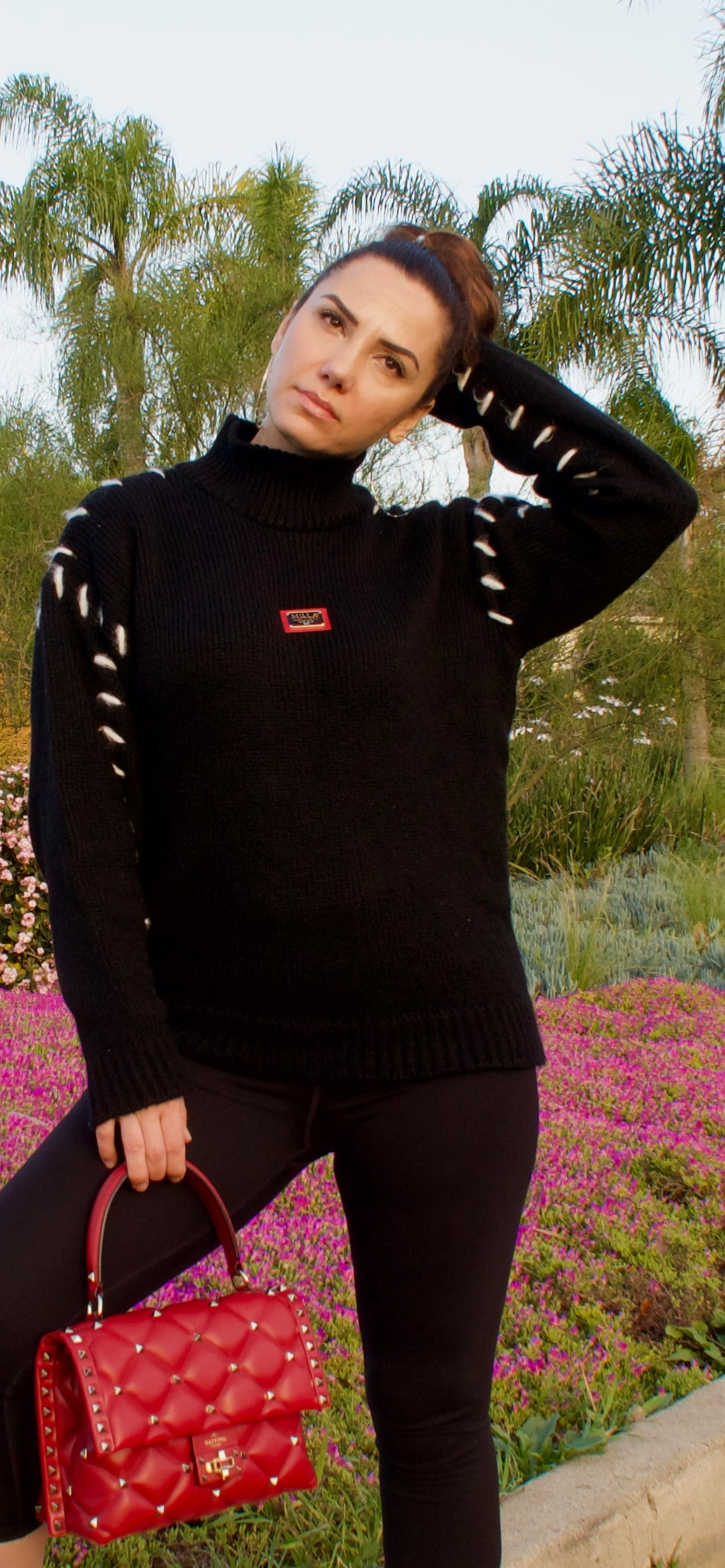 MiLLA ALEXANDRA Signature contrast stitch sweater in Black Soft Knitwear Statement