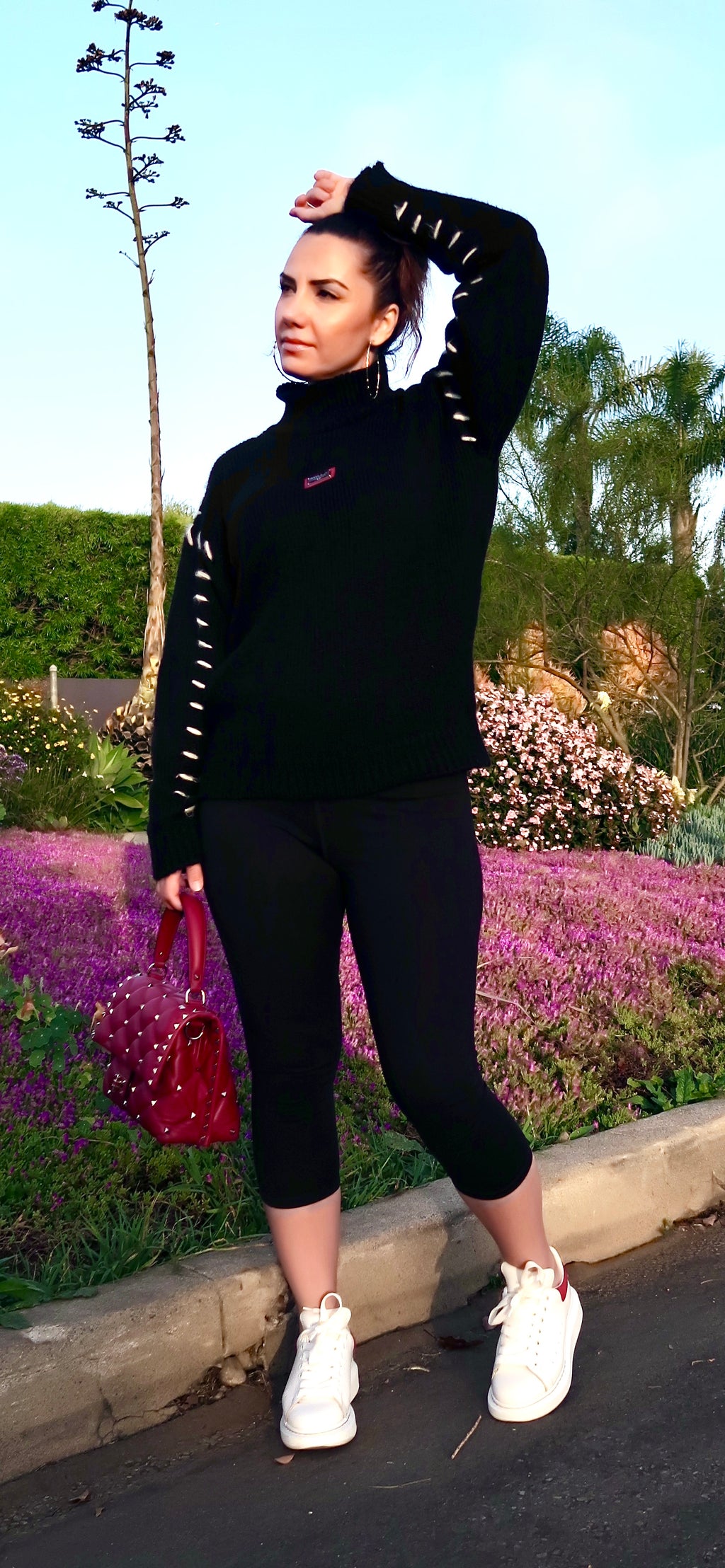 MiLLA ALEXANDRA Signature contrast stitch sweater in Black Soft Knitwear Statement