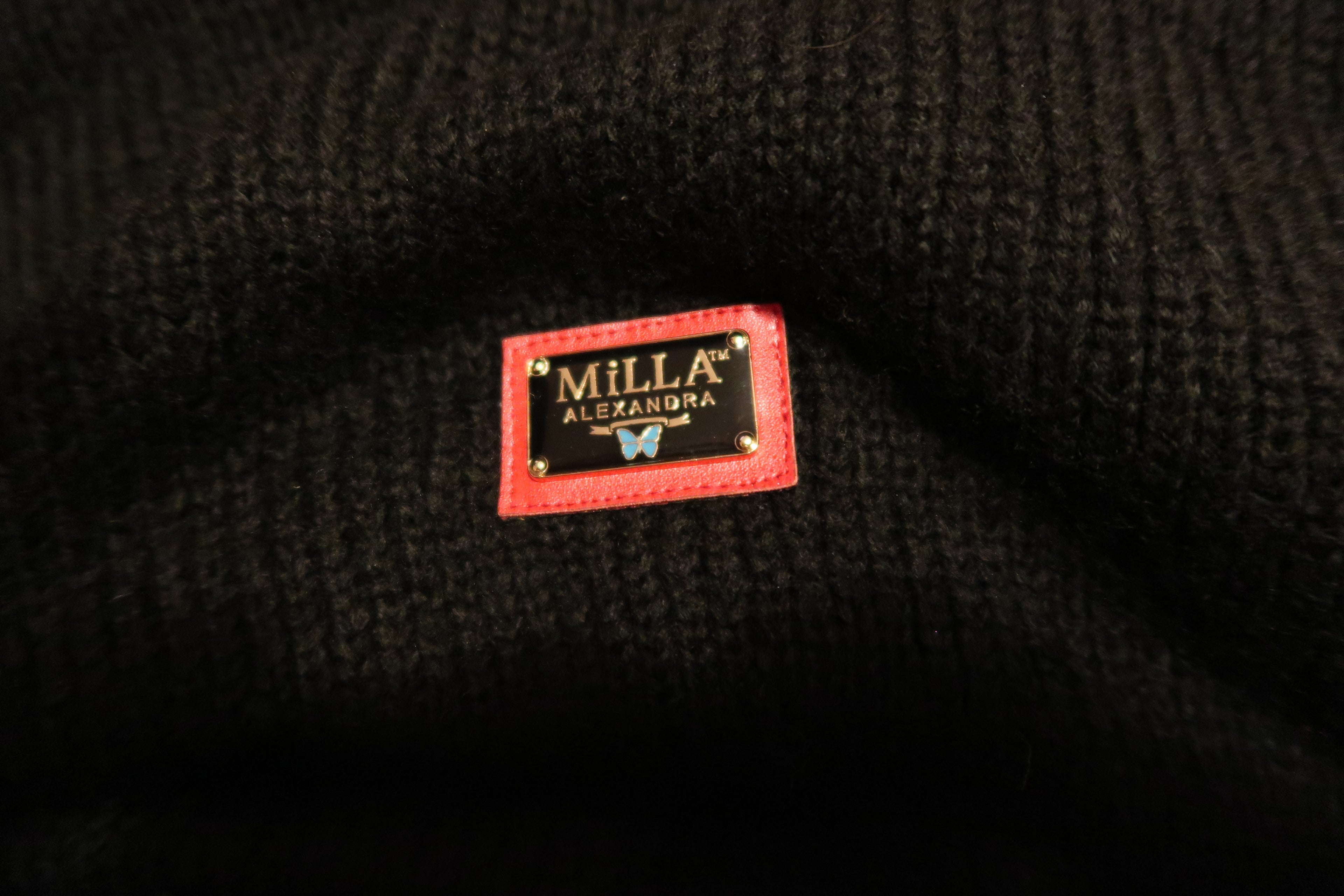 MiLLA ALEXANDRA Signature contrast stitch sweater in Black Soft Knitwear Statement
